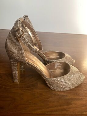 Reaction by Kenneth Cole 4” open toe heels